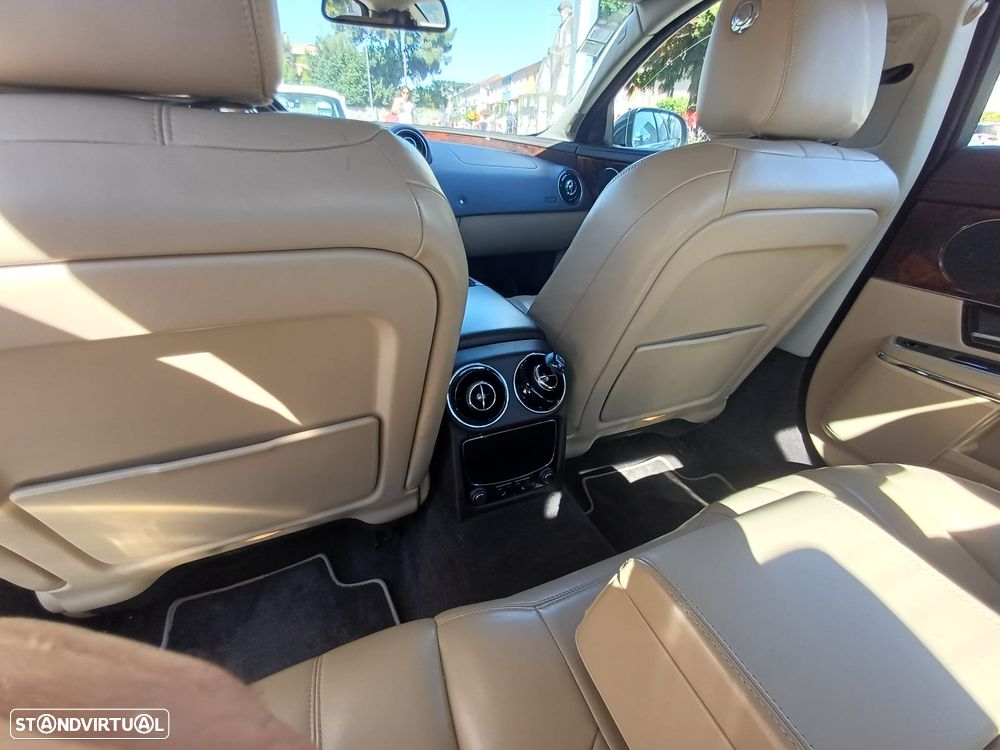 Jaguar XJ 3.0 D V6 Premium Luxury - 17