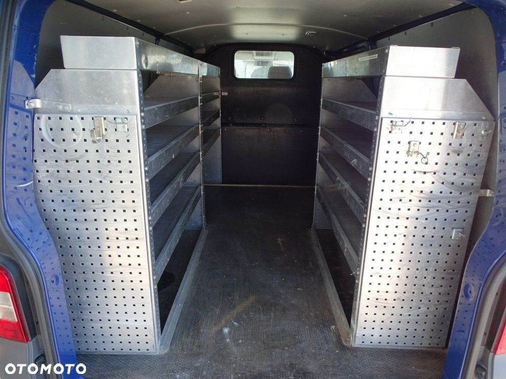 Volkswagen Transporter - 9