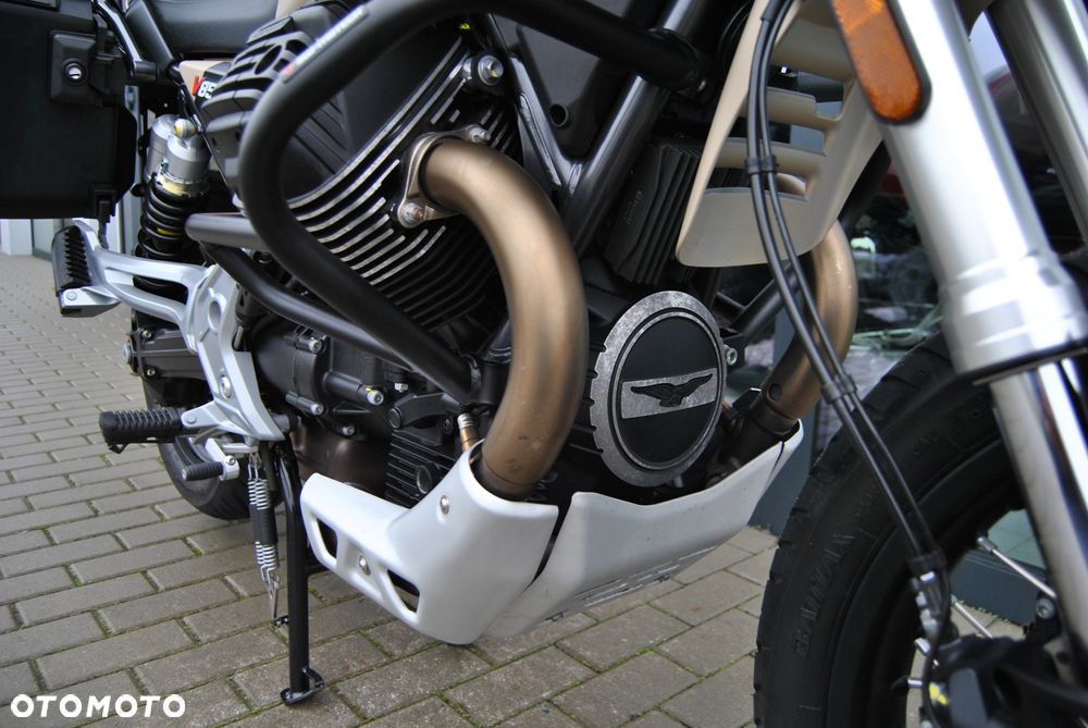 Moto Guzzi V85 - 18
