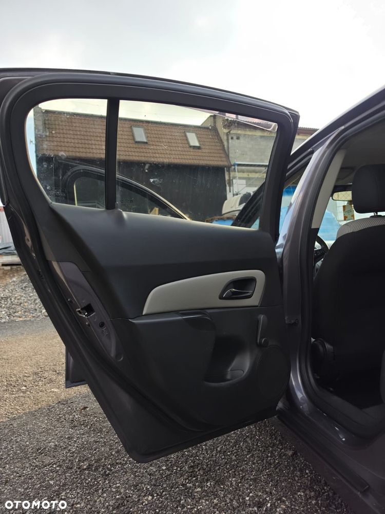 Chevrolet Cruze - 10