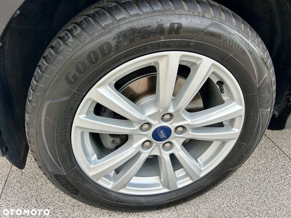 Ford Kuga - 35