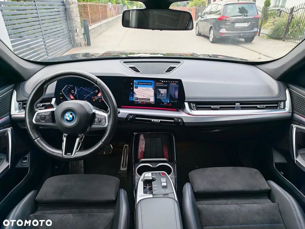 BMW iX1 xDrive30 66.5kWh M Sport - 8