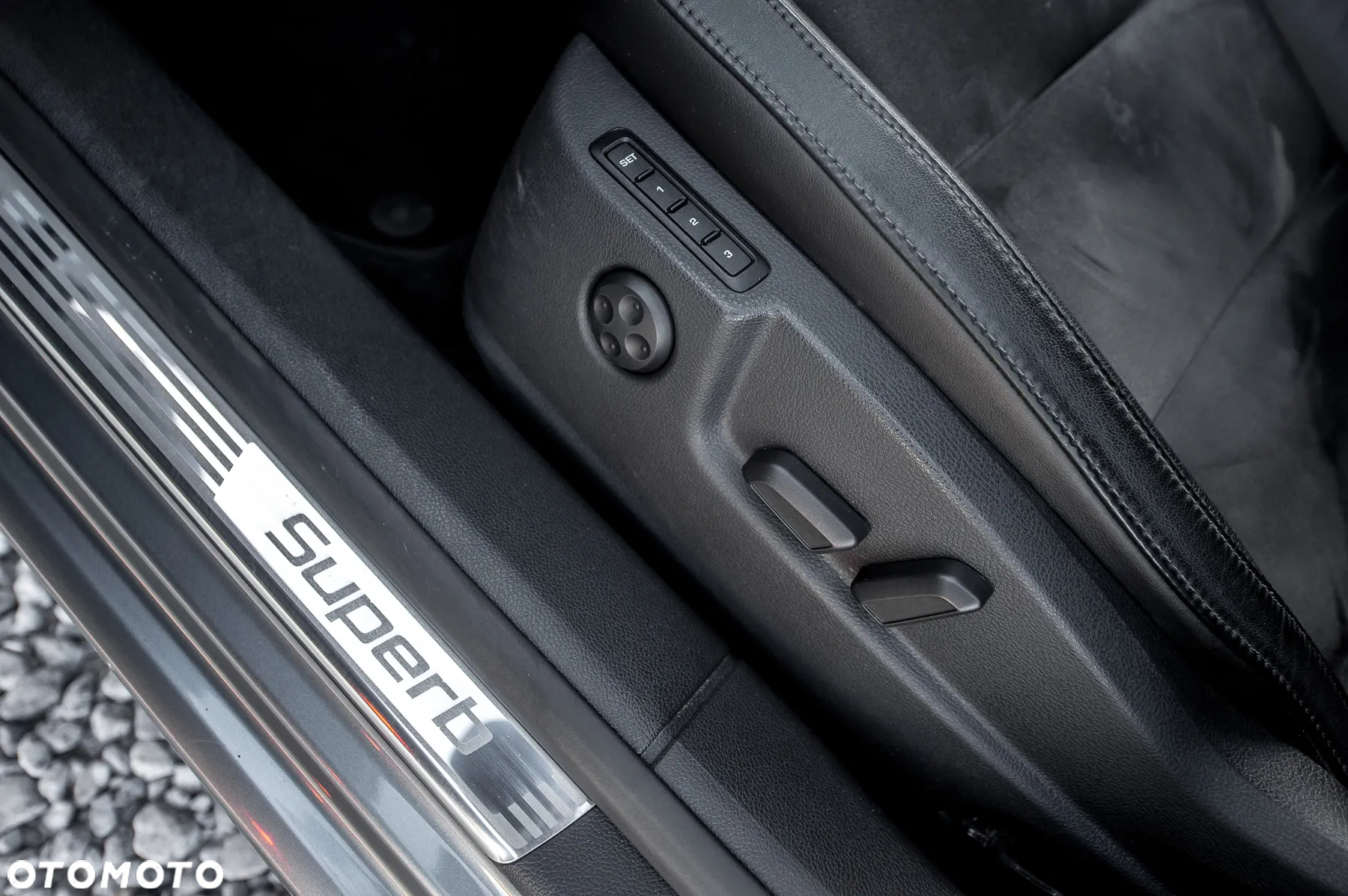 Skoda Superb Combi 2.0 TSI DSG Exclusive - 28