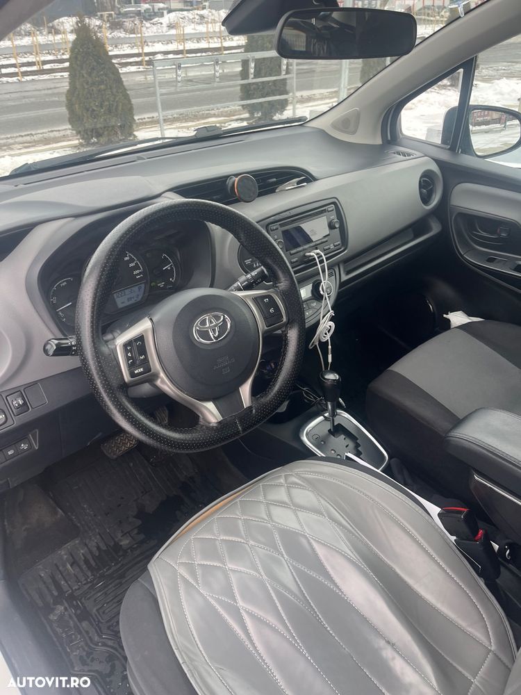 Toyota Yaris 1.5 VVT-i HSD Terra - 9