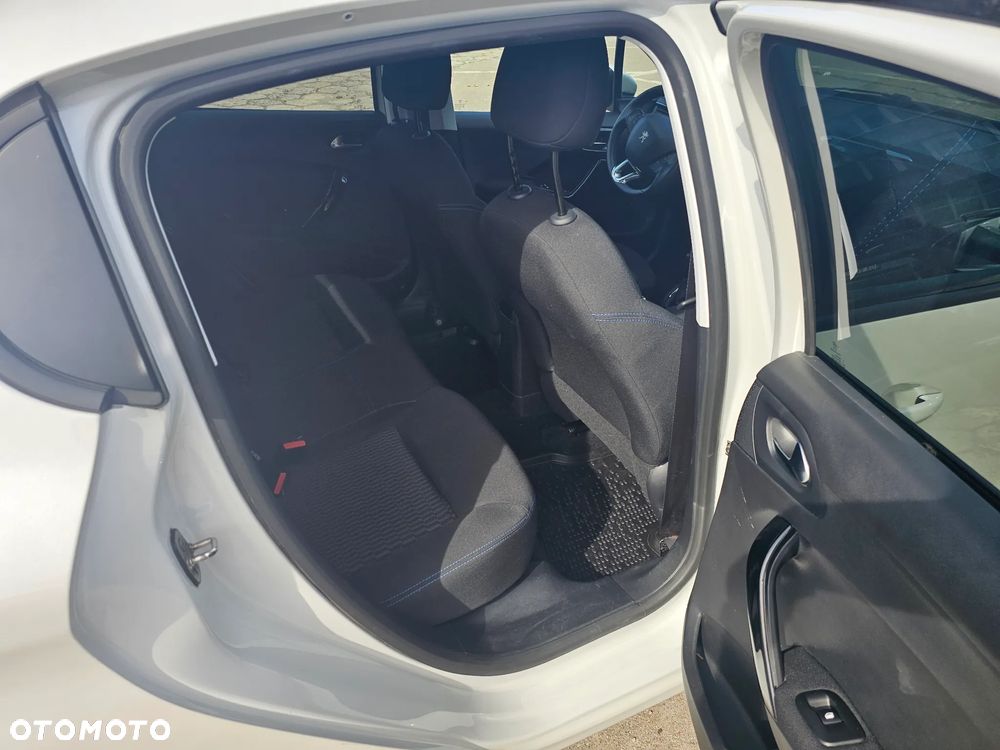 Peugeot 208 1.2 PureTech GPF Signature S&S - 22