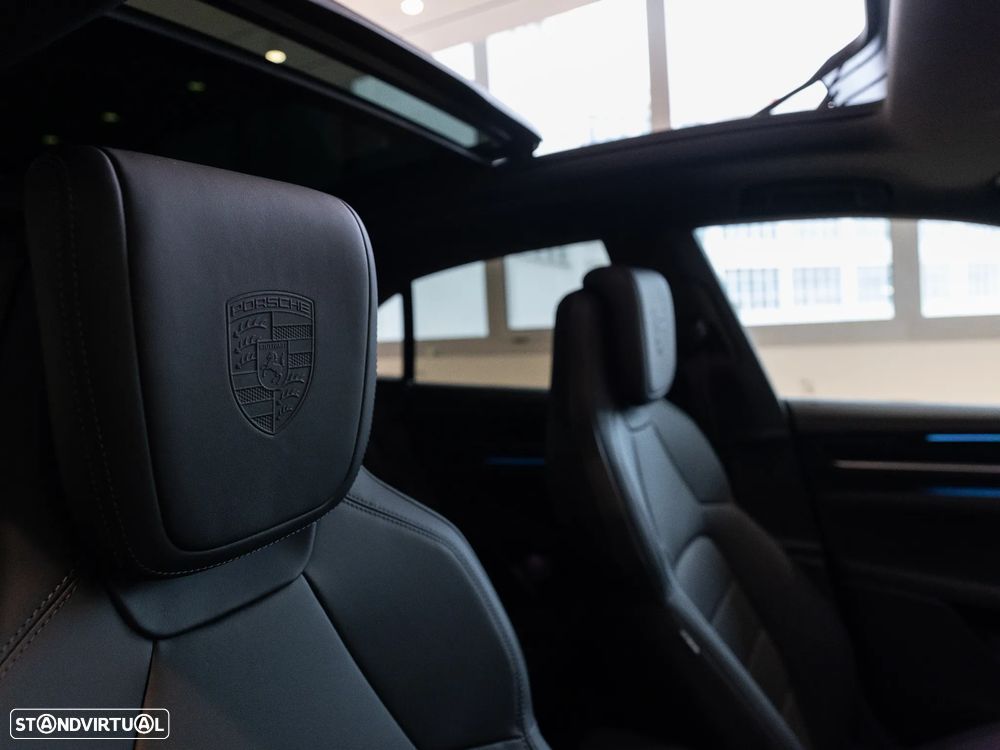 Porsche Macan Electric 4 - 35