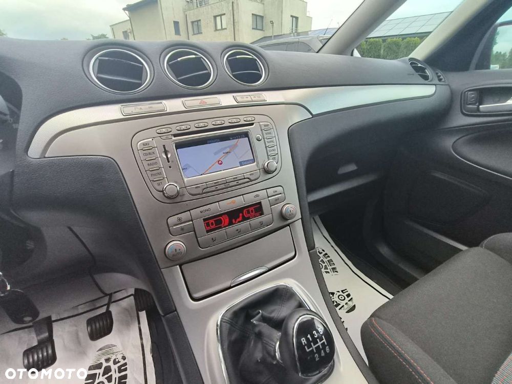 Ford S-Max - 10