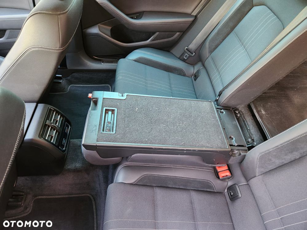 Volkswagen Passat 2.0 TDI SCR DSG 4Motion Business - 13