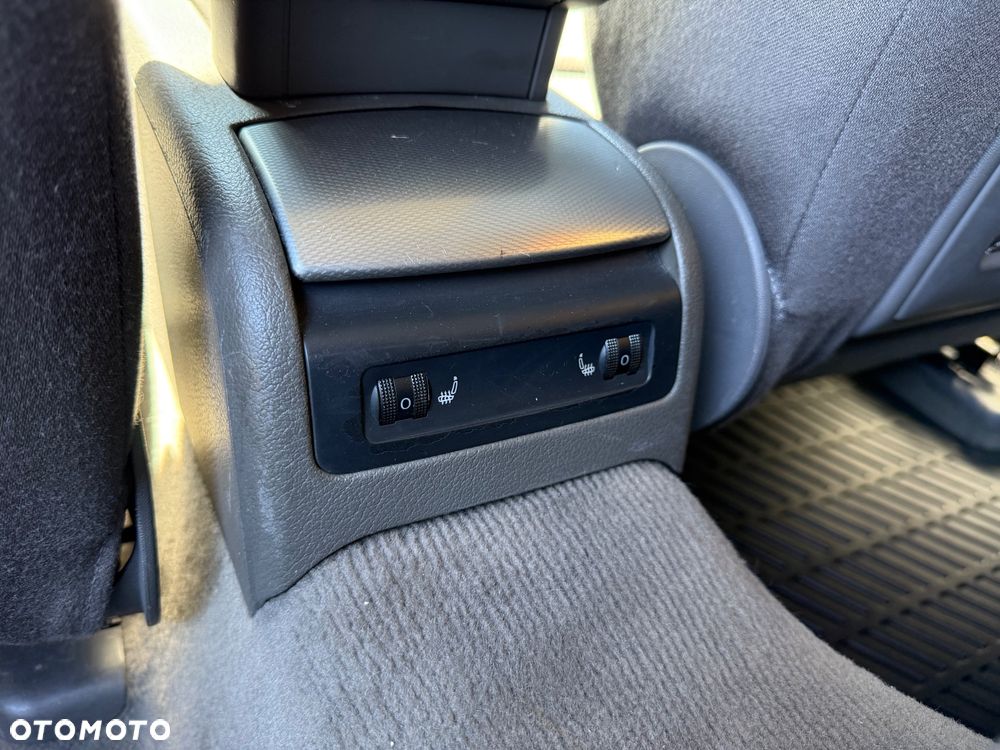 Audi A4 Avant 1.9 TDI quattro - 35