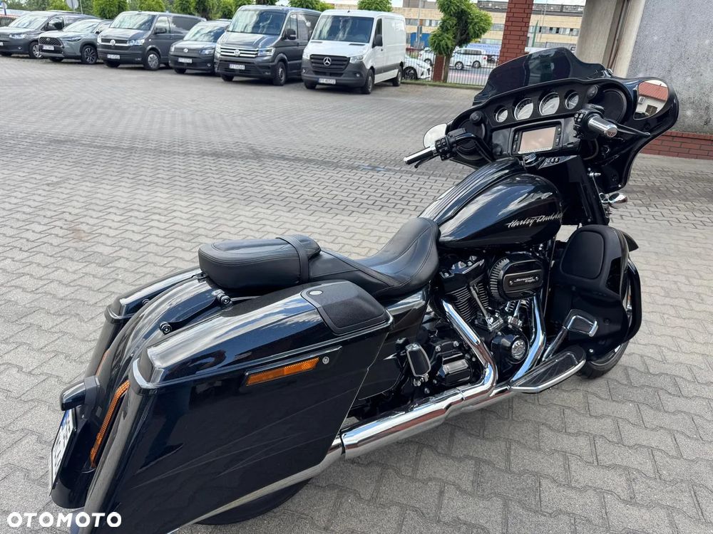 Harley-Davidson CVO Street Glide - 4