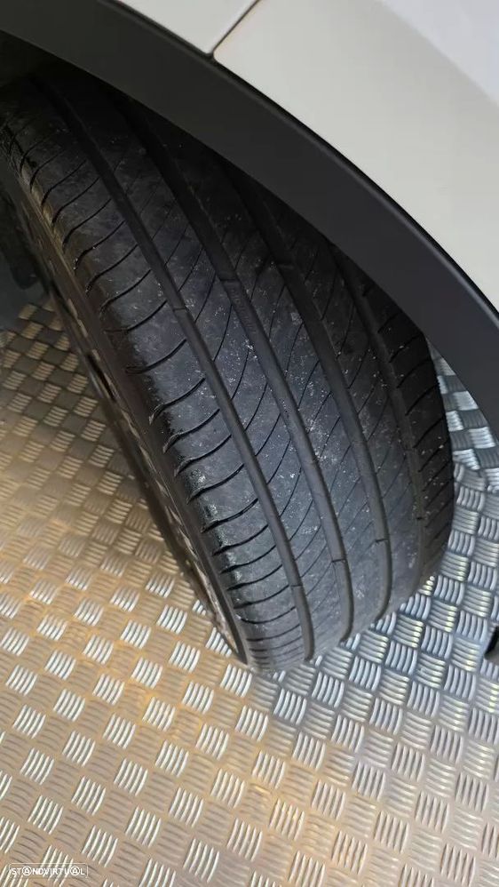 BMW X1 16 d sDrive Auto Line Sport - 33