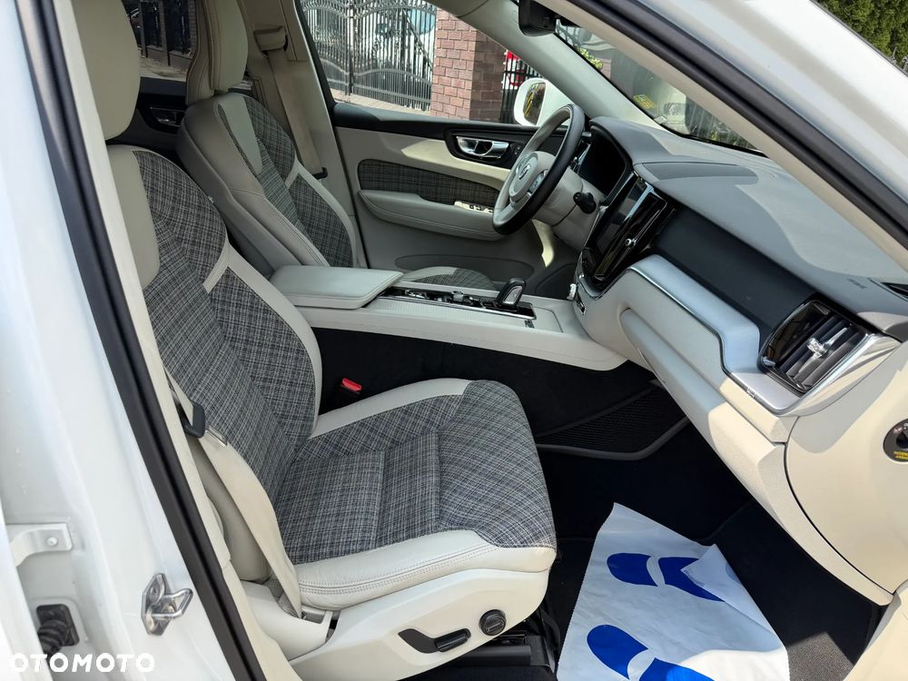Volvo XC 60 B4 D AWD Momentum Pro - 13