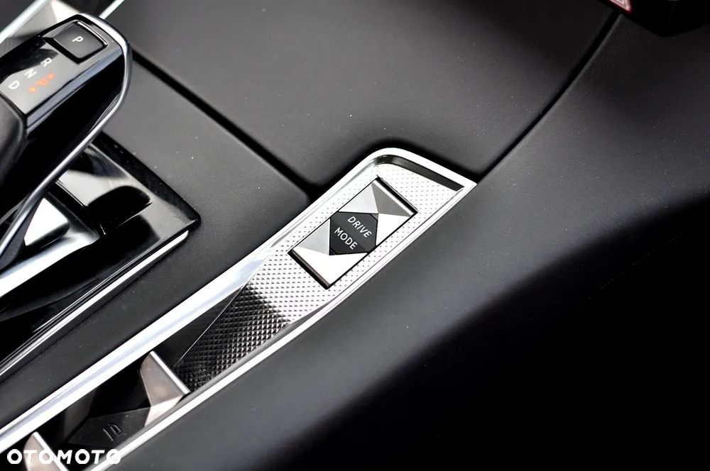 DS Automobiles DS 7 Crossback - 32