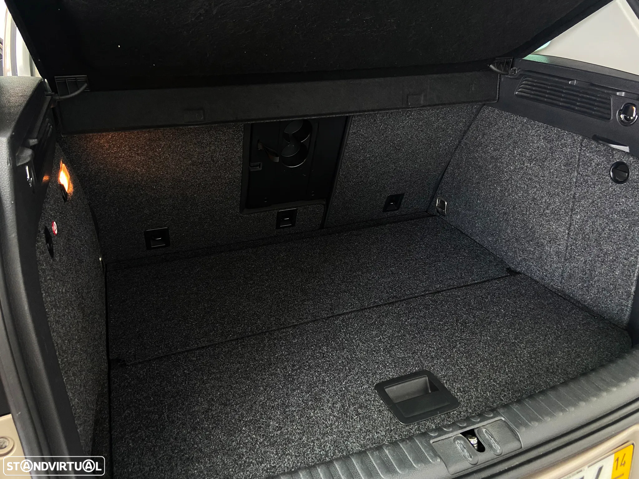 VW Tiguan 2.0 TDi Sport BlueMotion - 11