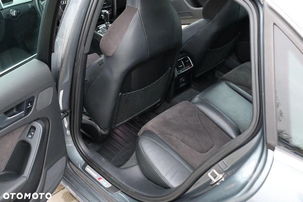 Audi S4 Limousine - 24