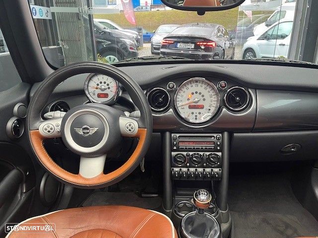 MINI Cabrio One Sidewalk - 18