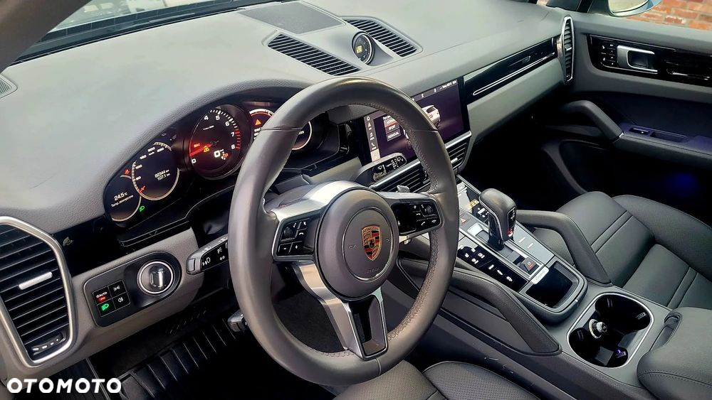 Porsche Cayenne Standard - 17