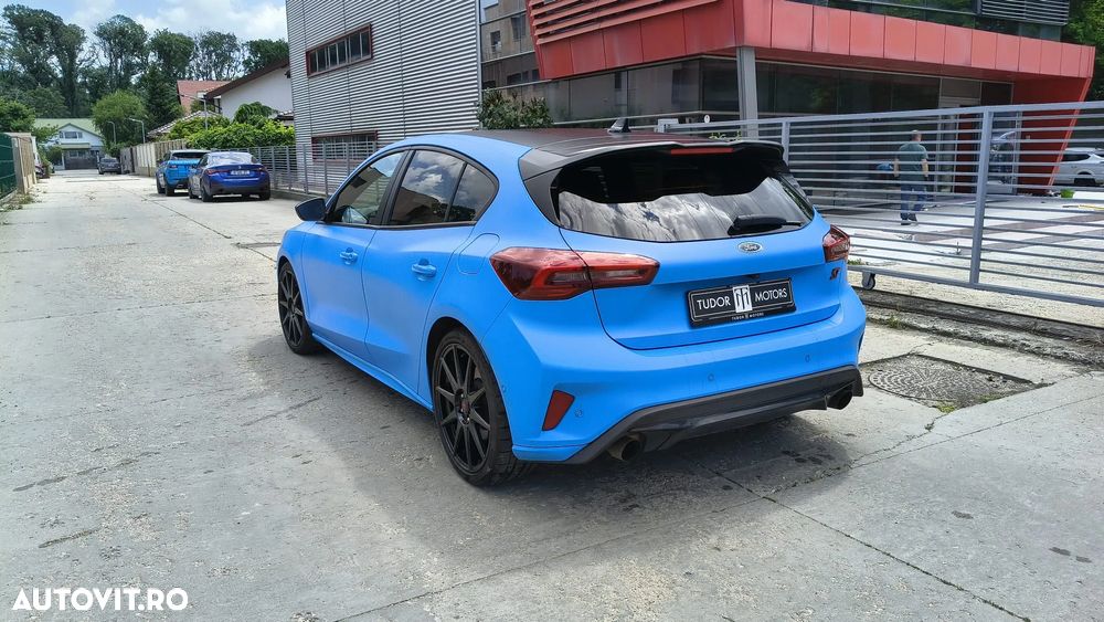 FORD Focus 2024 — imagine 5