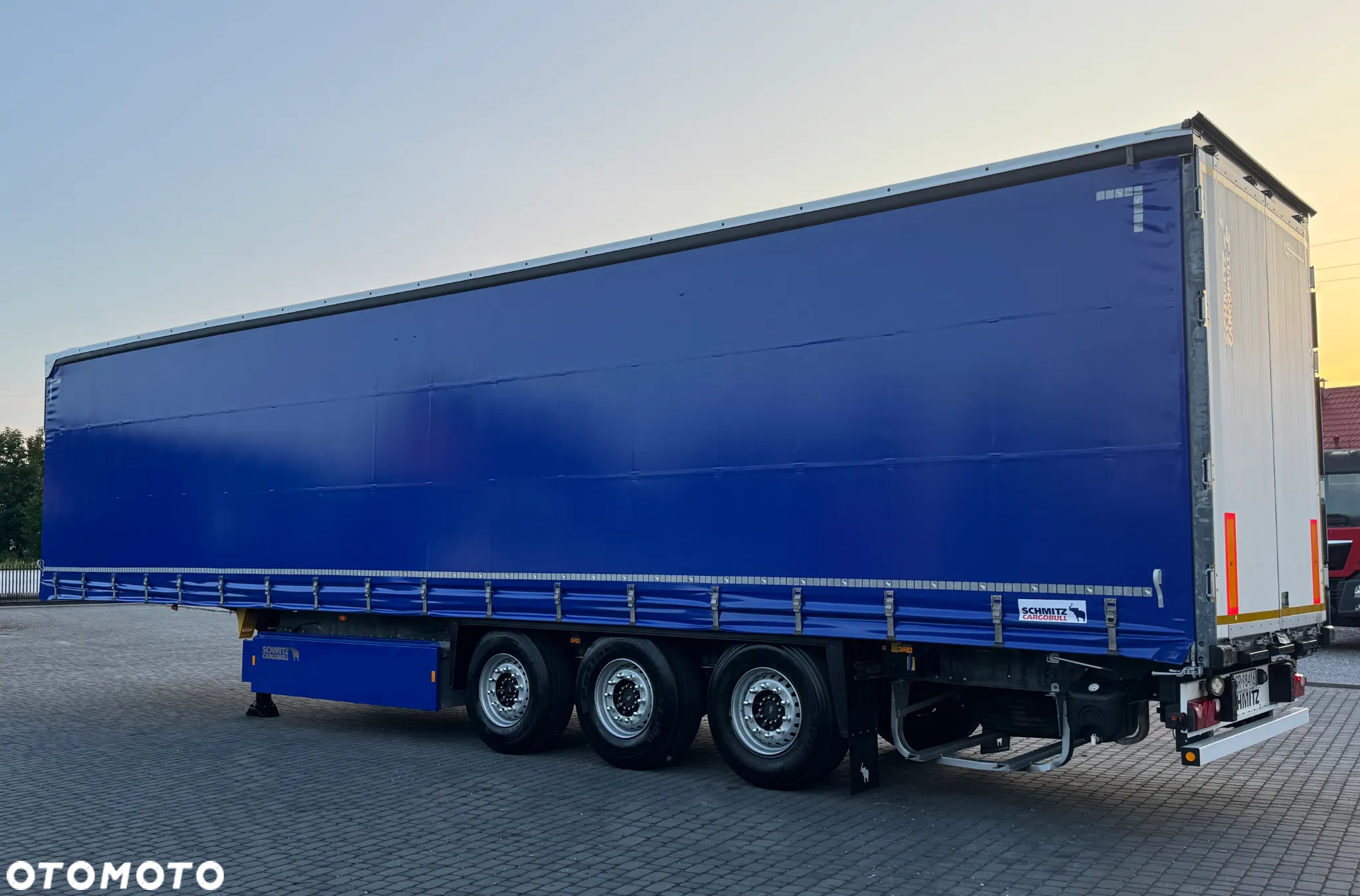 Schmitz Cargobull DACH PODNOSZONY/PALECIARA/STANDARD - 12