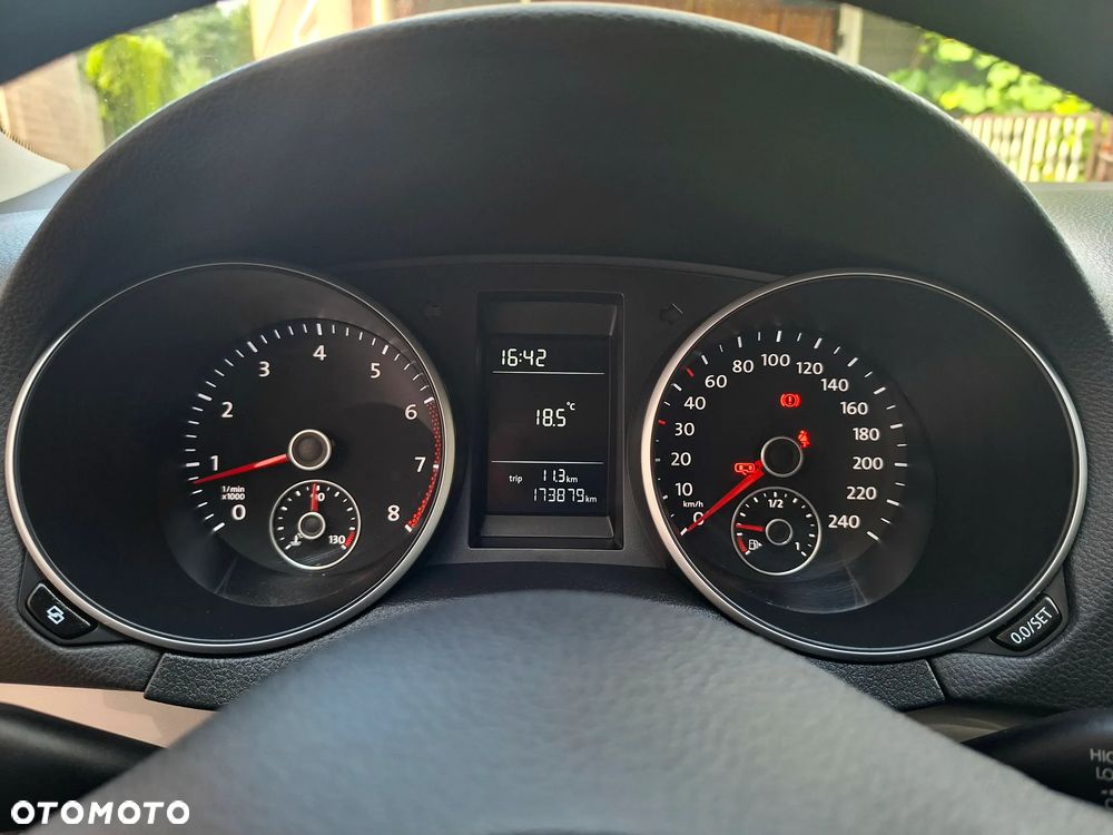 Volkswagen Golf - 31