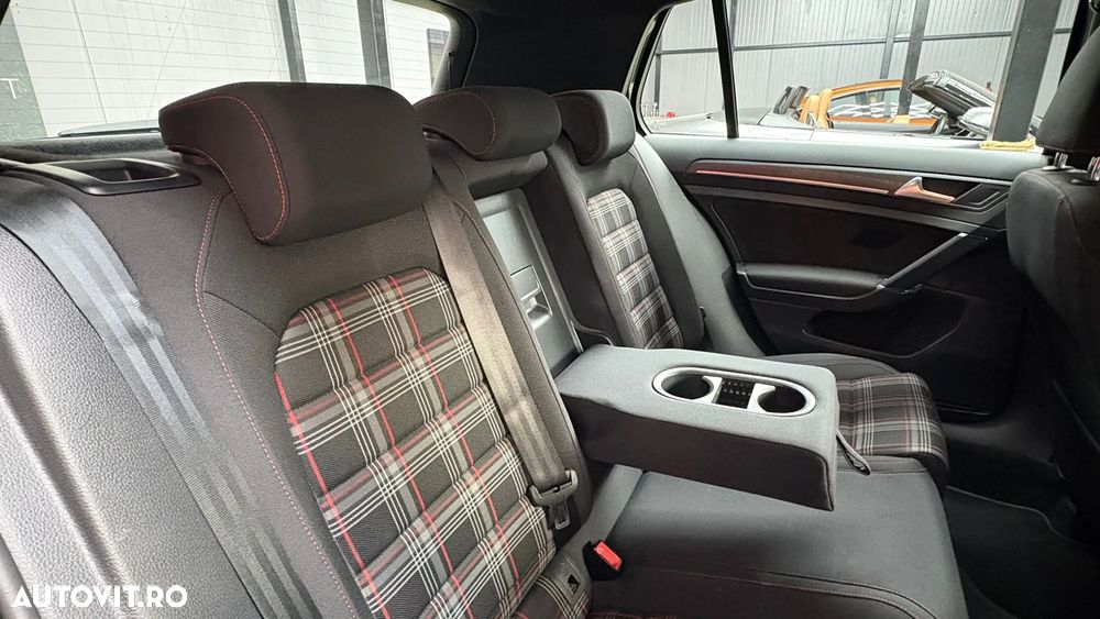 Volkswagen Golf 2.0 TSI OPF DSG GTI - 24