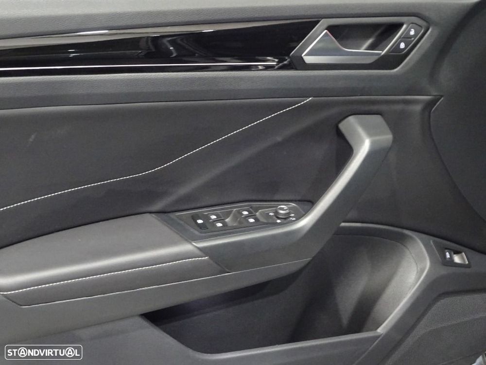 VW T-Roc 2.0 TDI R-Line DSG - 9