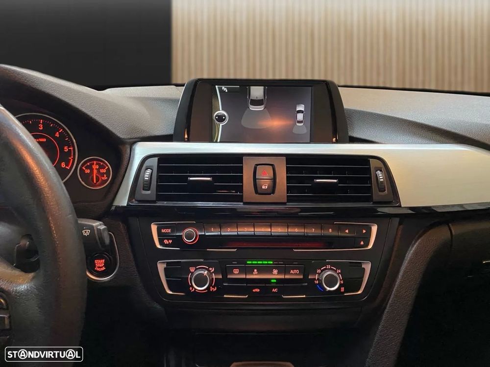 BMW 320 d Auto Line Sport - 12