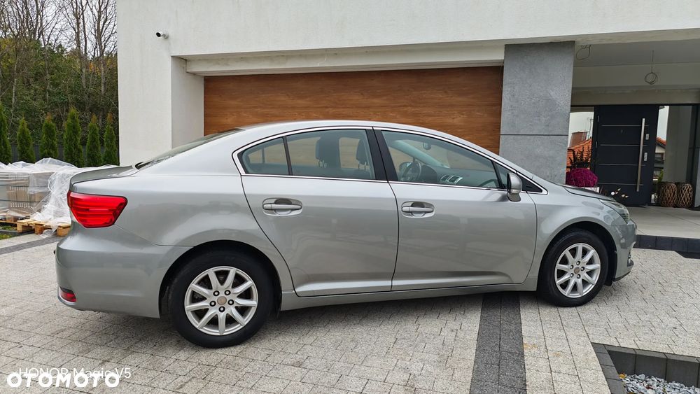 Toyota Avensis 1.8 Comfort - 26