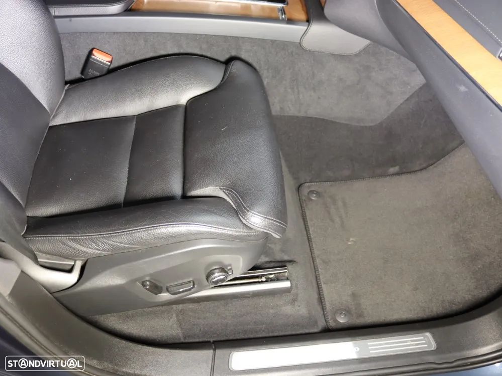 Volvo XC 90 2.0 B5 Inscription AWD - 18