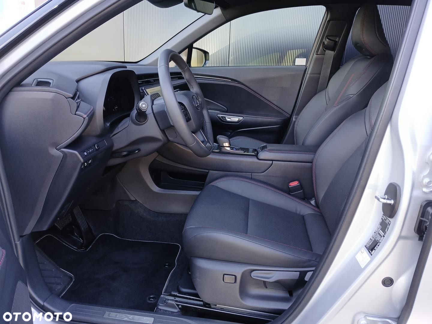 Lexus LBX 1.5 Hybrid Emotion - 9