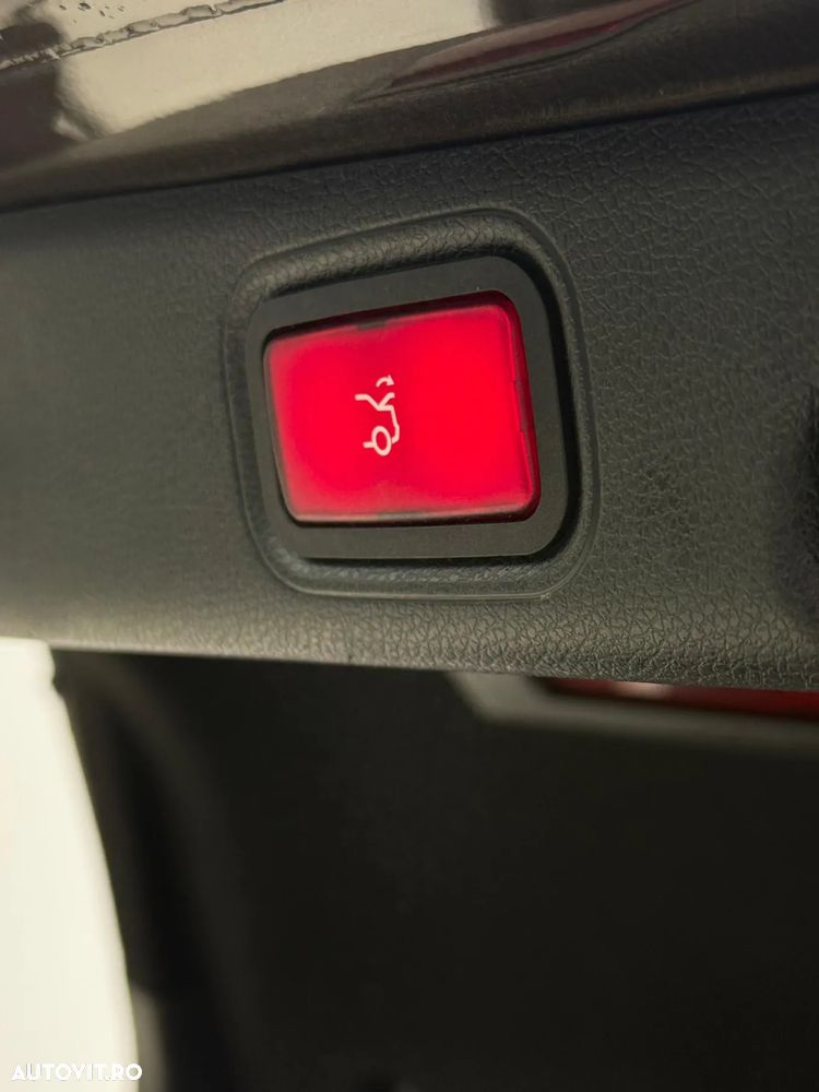 Mercedes-Benz E 220 d 4MATIC 9G-TRONIC - 12