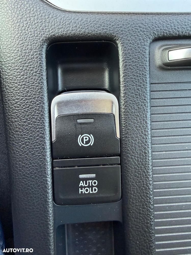 Volkswagen Passat 2.0 TDI SCR Comfortline - 28