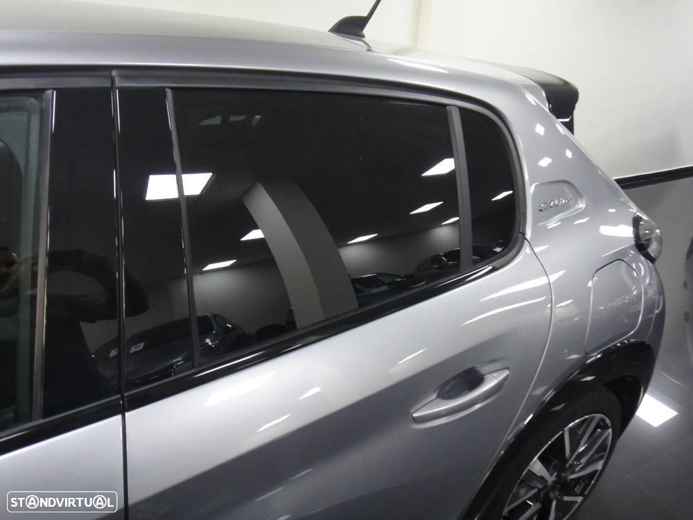 Peugeot 208 PureTech 130 EAT8 GT - 9