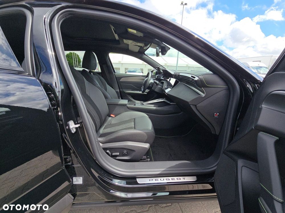 Peugeot 408 - 28