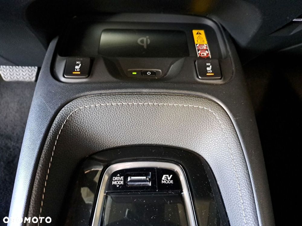 Toyota Corolla 1.8 Hybrid Style - 28