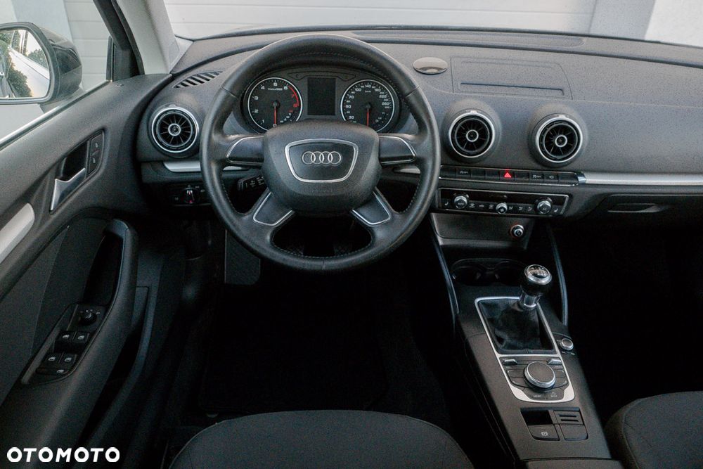 Audi A3 Sportback 1.4 TFSI Ambiente - 30