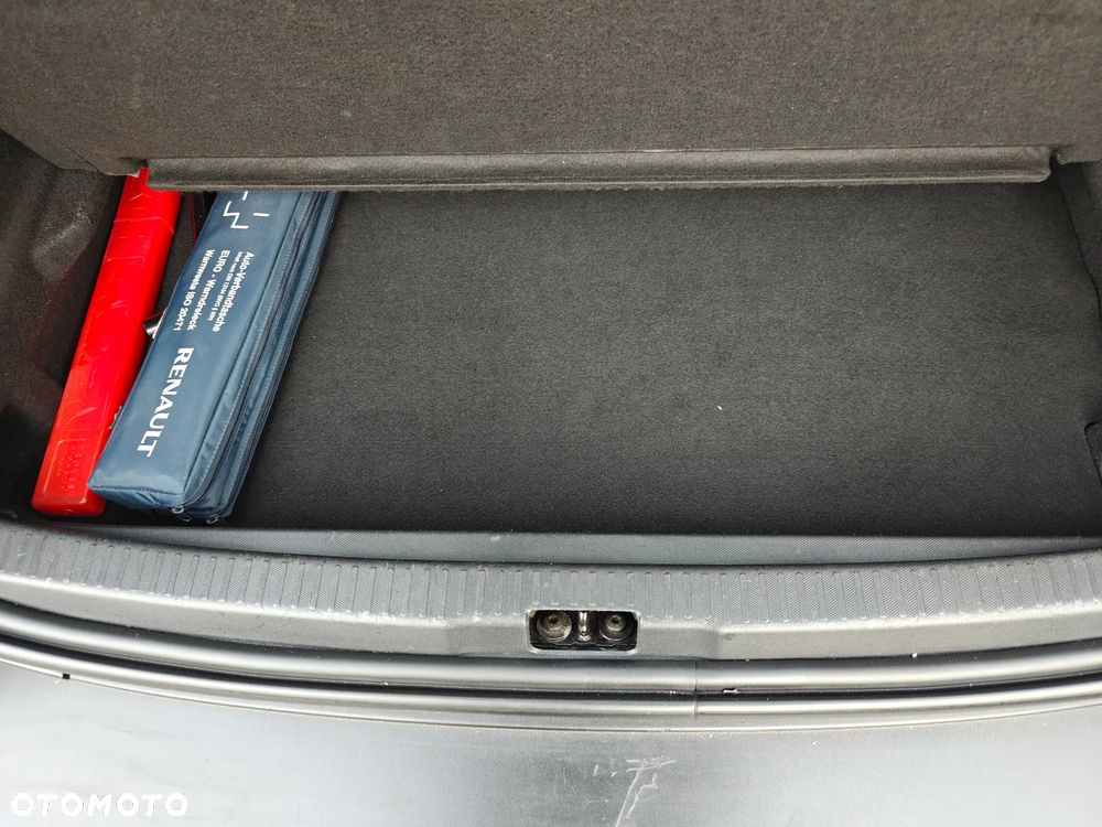 Renault Clio 1.2 16V 75 Life - 26