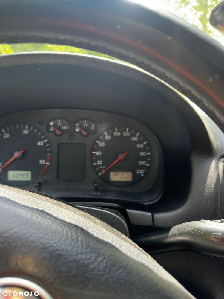 Volkswagen Golf 1.9 TDI Basis - 4