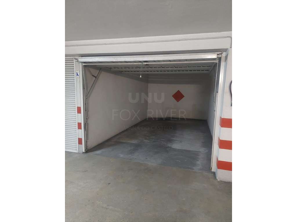 Garagem Fechada à Venda - Centro de Viana do Castelo - Grande imagem: 2/4