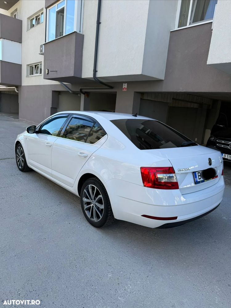 Skoda Octavia 1.6 TDI DSG Ambition - 2