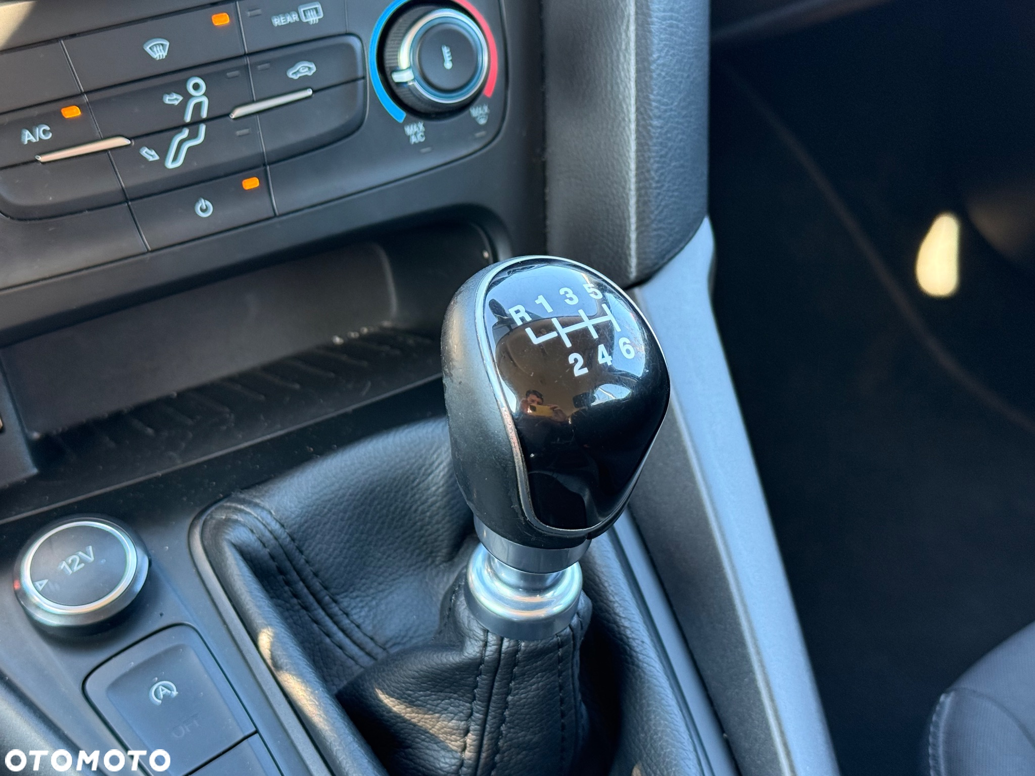 Ford Focus 1.5 TDCi SYNC Edition - 13