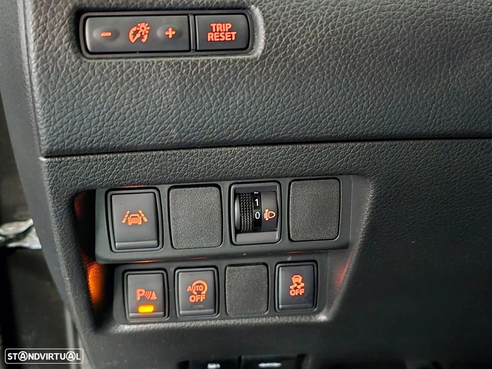 Nissan Qashqai 1.5 dCi N-Connecta 18 - 14