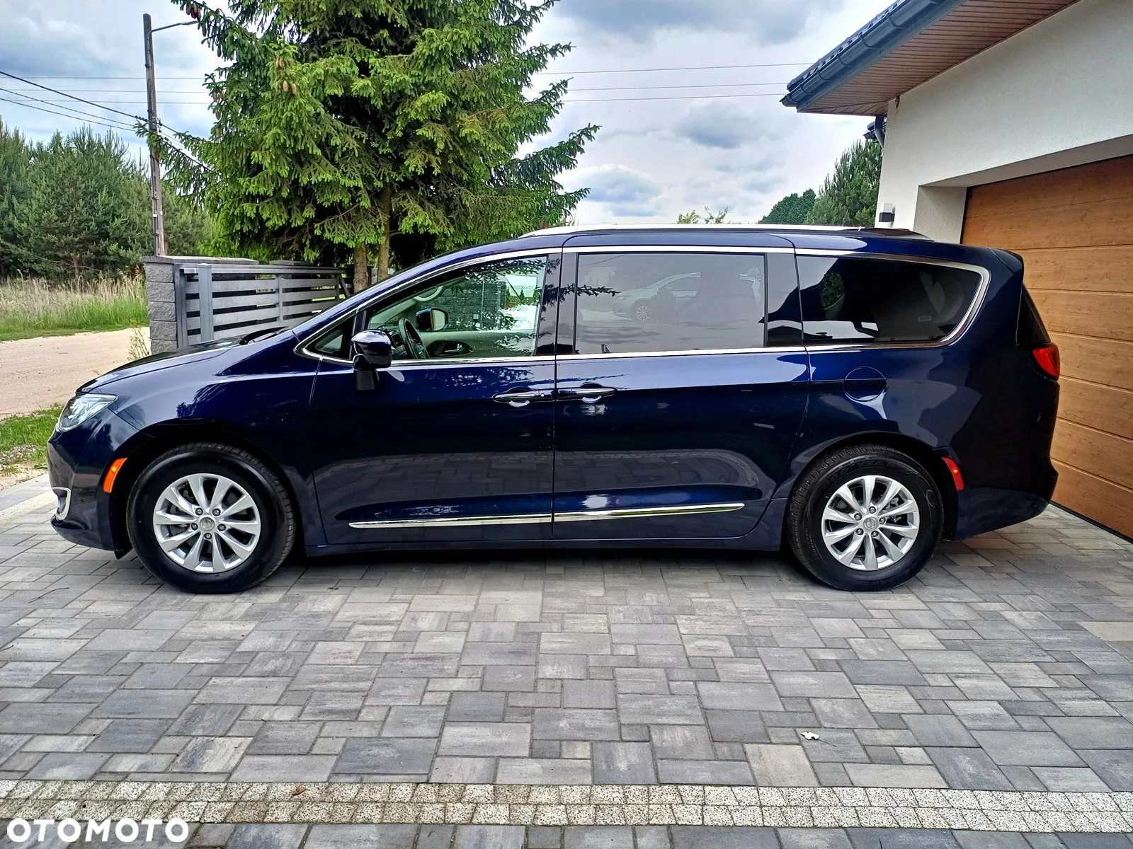 Chrysler Pacifica - 6