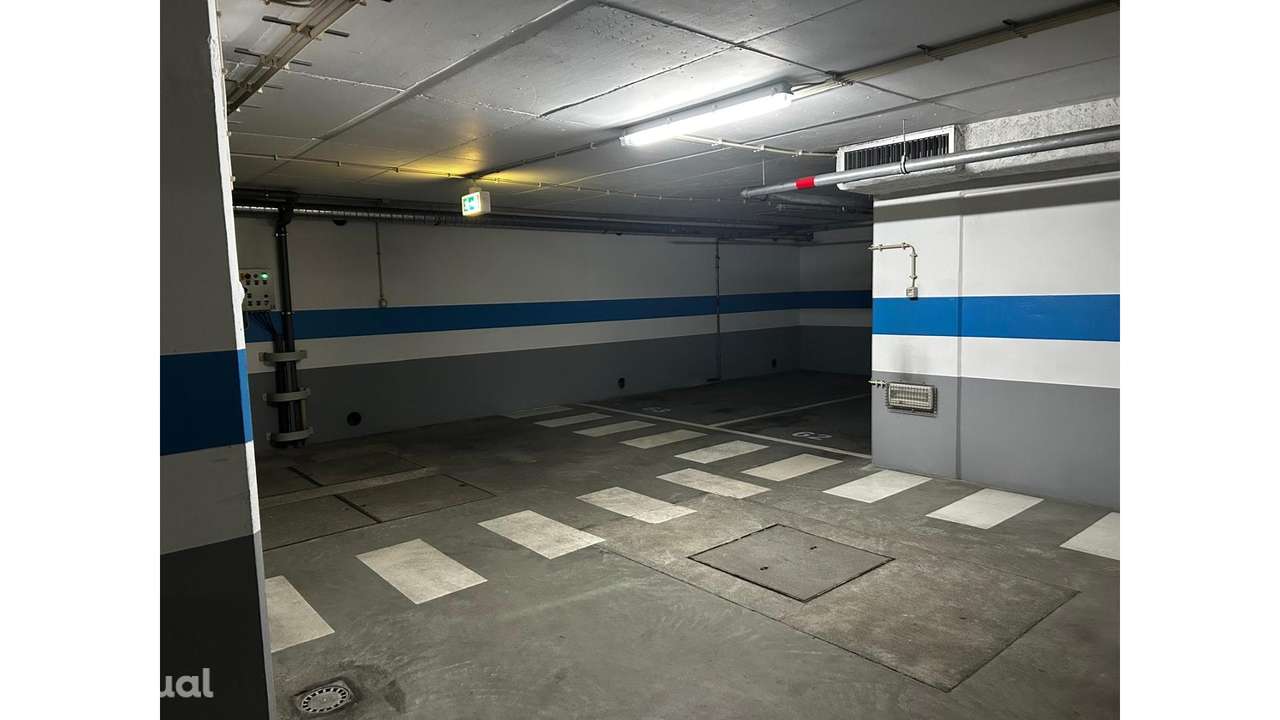 Lugar de Estacionamento no Areeiro - Grande imagem: 5/18