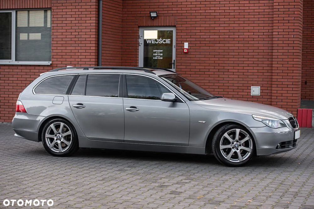 BMW Seria 5 523i Touring - 3