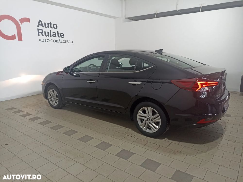 Hyundai Elantra 1.6 MPi Exclusive - 8