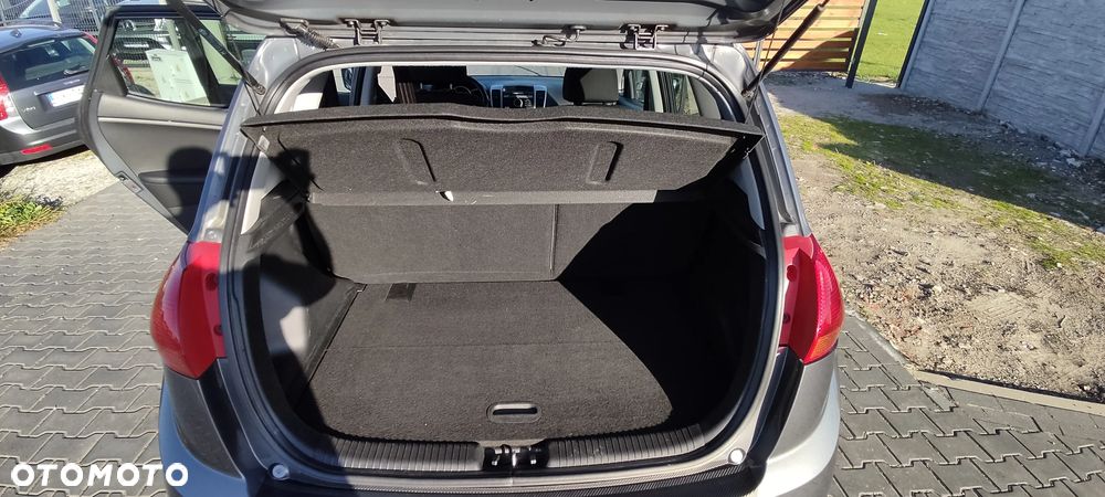 Kia Venga 1.6 CVVT Fifa World Cup Edition - 29