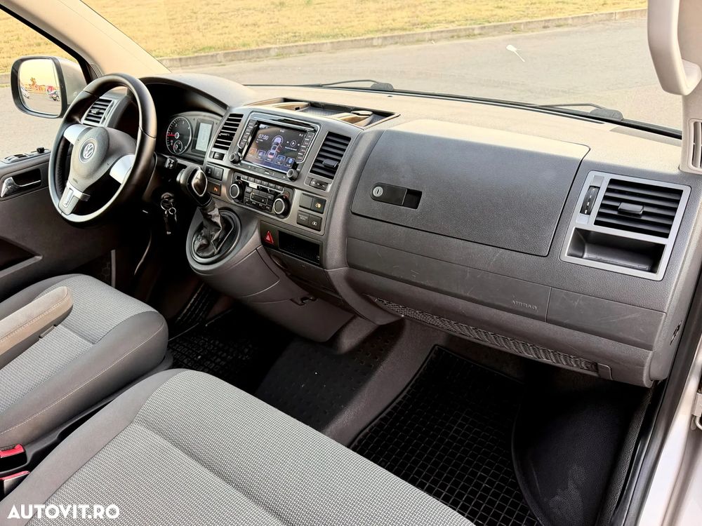 Volkswagen Caravelle - 6