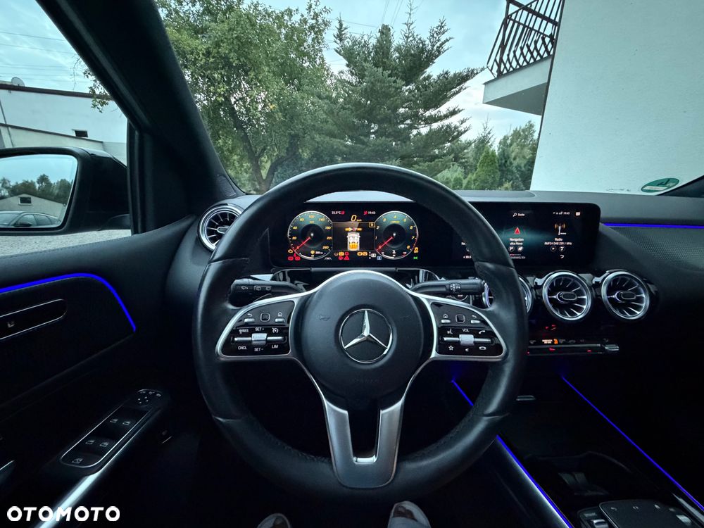 Mercedes-Benz Klasa B 180 7G-DCT Progressive Advanced - 29