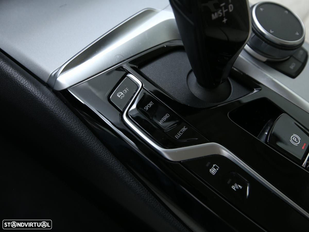 BMW 530 e - 29